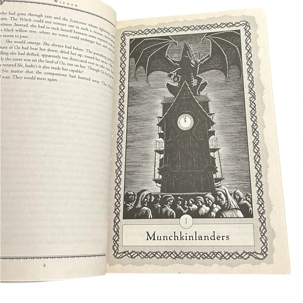 Wicked Book by Gregory Maguire Paperback